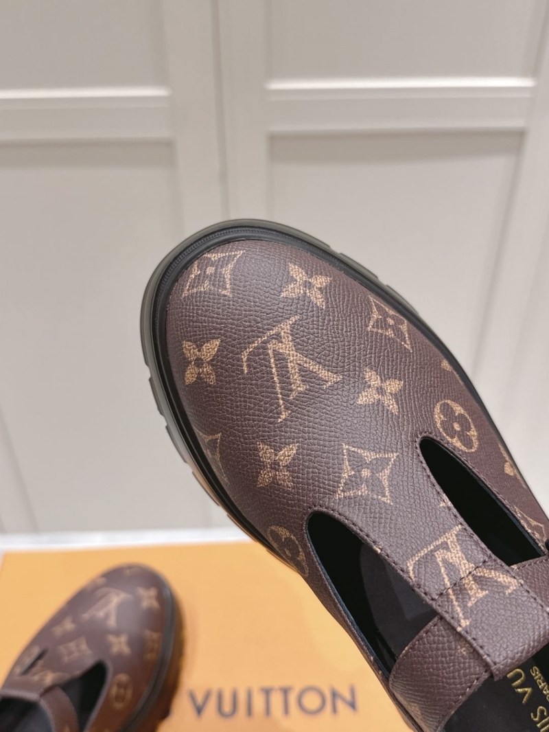 l0vis Vvtt0n loafers